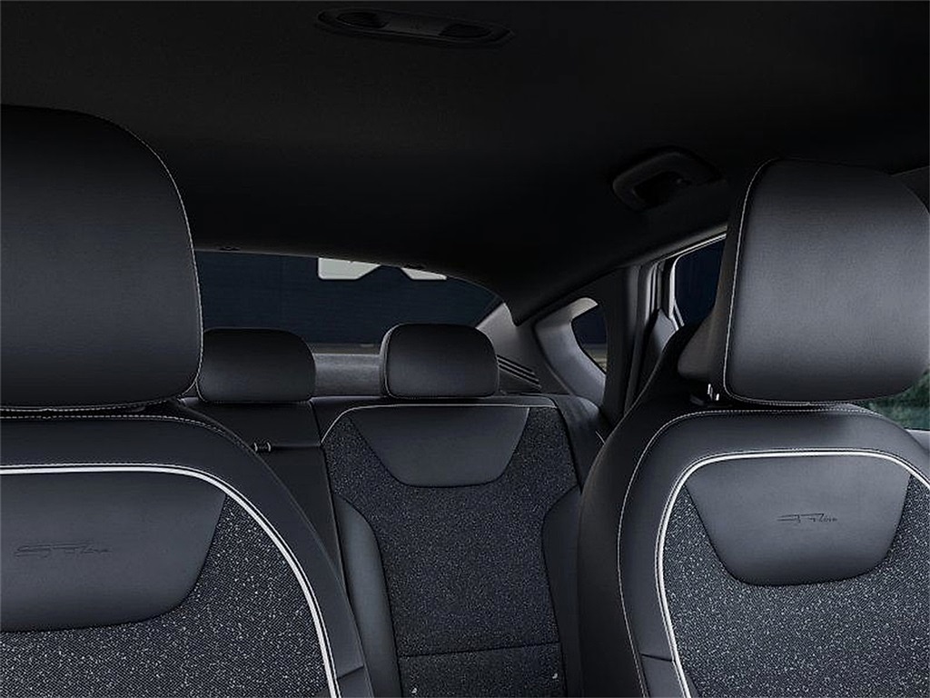 2025 Kia K4 GT-Line photo 24