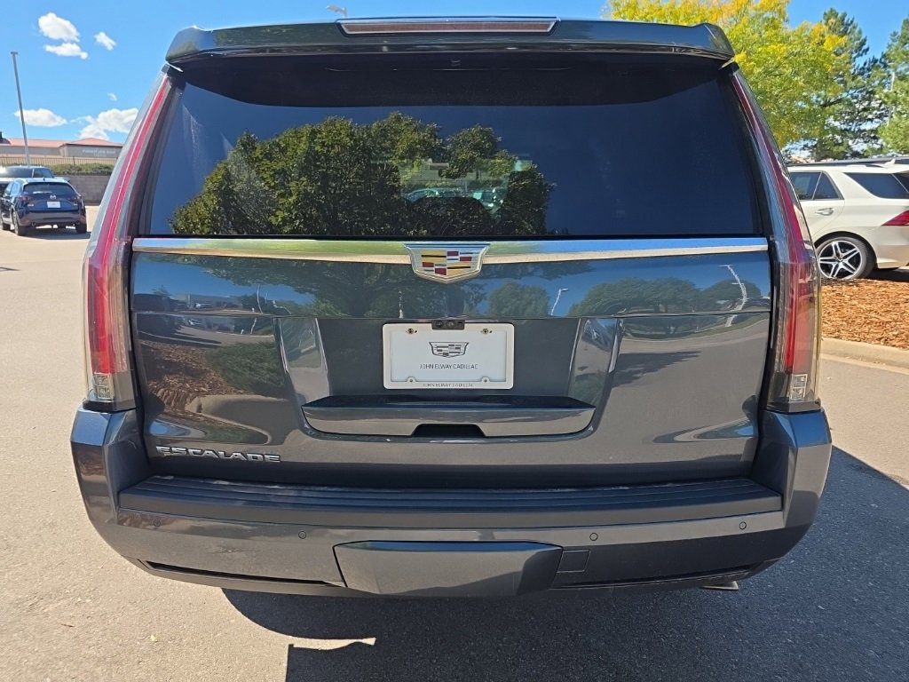 2019 Cadillac Escalade Platinum photo 5