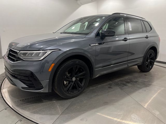 2023 Volkswagen Tiguan SE R-LINE BLACK's photo