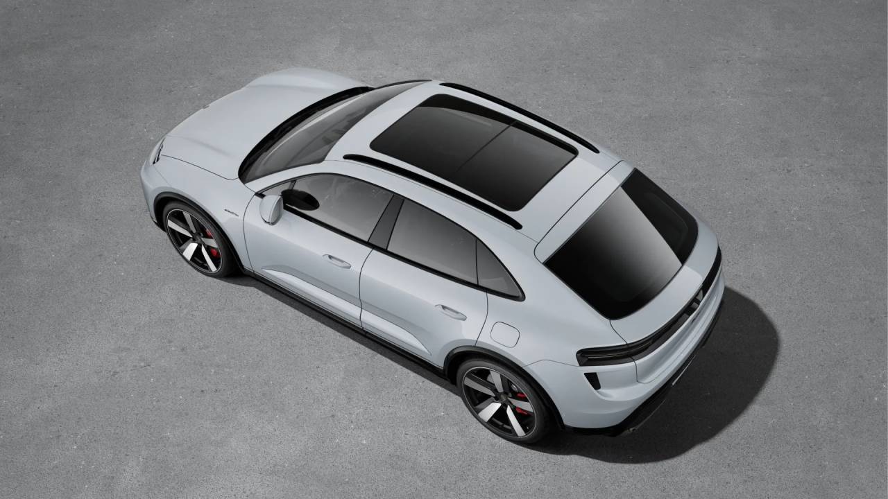 2026 Porsche Macan Turbo Electric photo 2