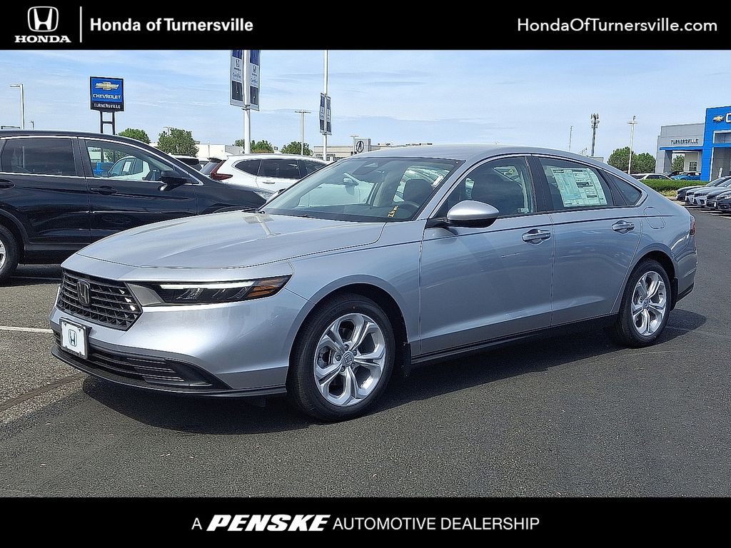 2025 Honda Accord LX's photo