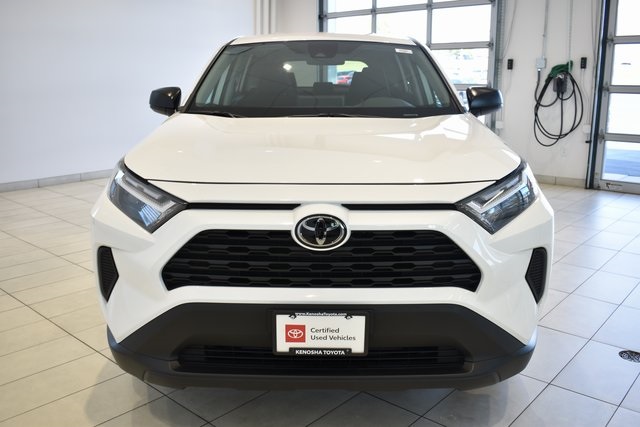 2024 Toyota RAV4 LE photo 2
