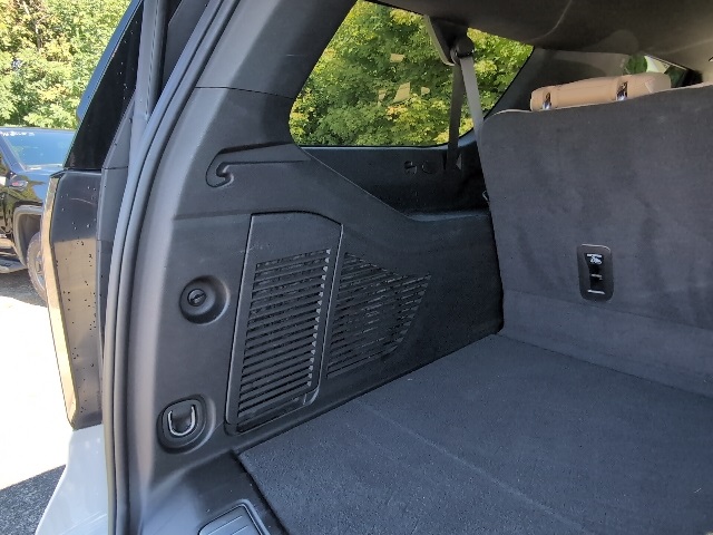 2024 Chevrolet Suburban Premier photo 46