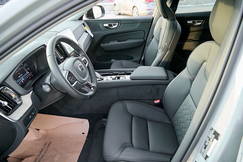 2026 VOLVO XC60 - Image 12