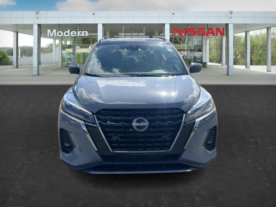 2022 Nissan Kicks SR photo 8