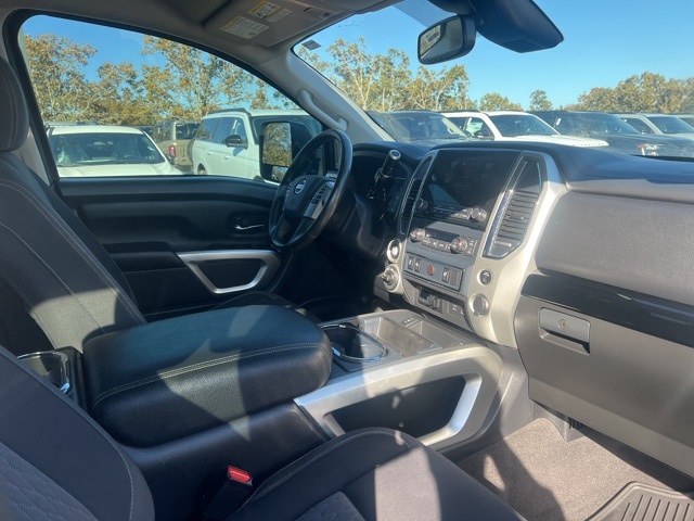 2021 Nissan Titan SV photo 4