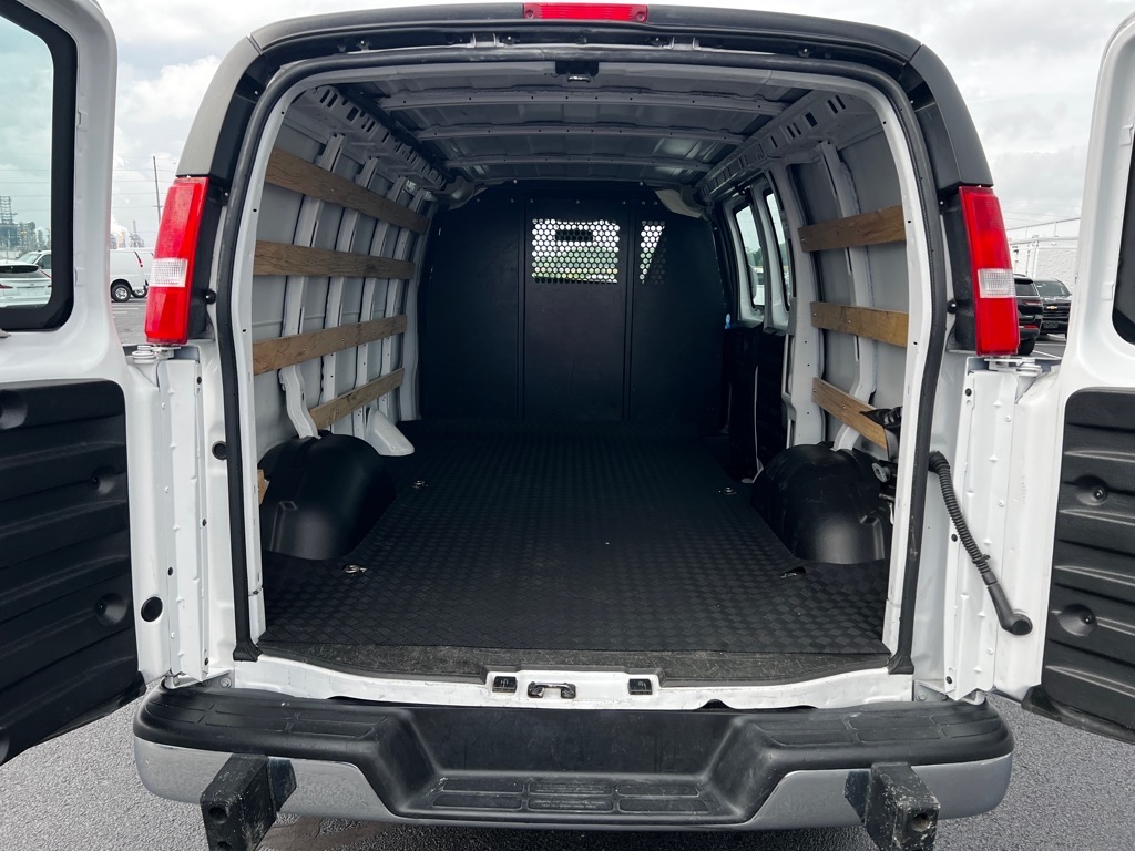 2023 Chevrolet Express Cargo 2500 photo 4