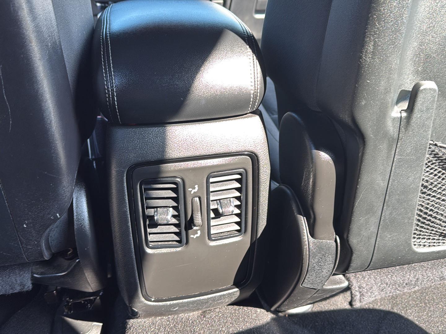 2023 Dodge Durango SXT photo 10