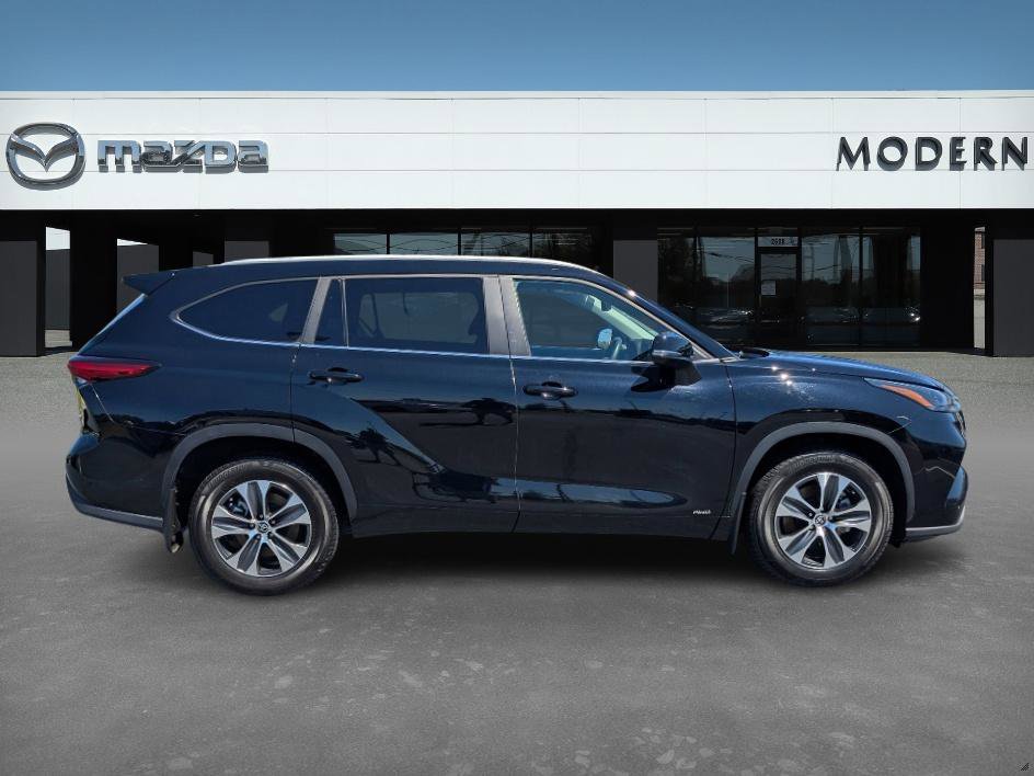2023 Toyota Highlander Hybrid XLE photo 4