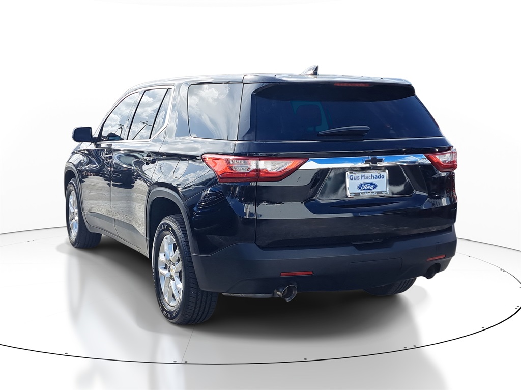 2021 Chevrolet Traverse LS photo 3