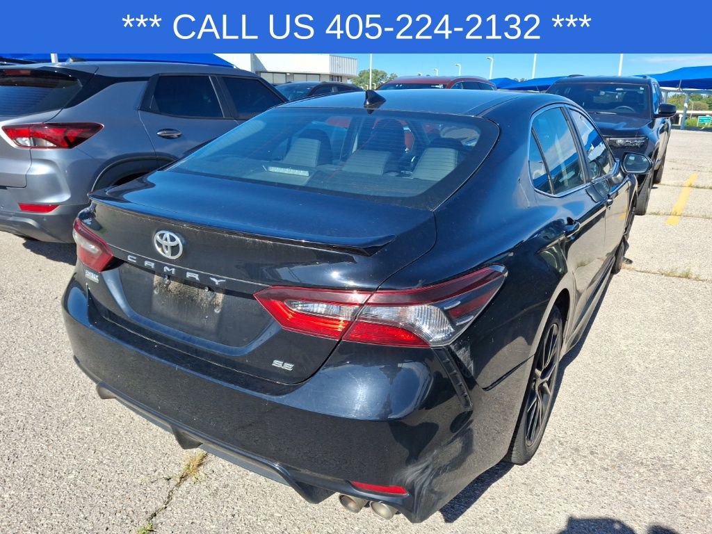 2021 Toyota Camry SE photo 13