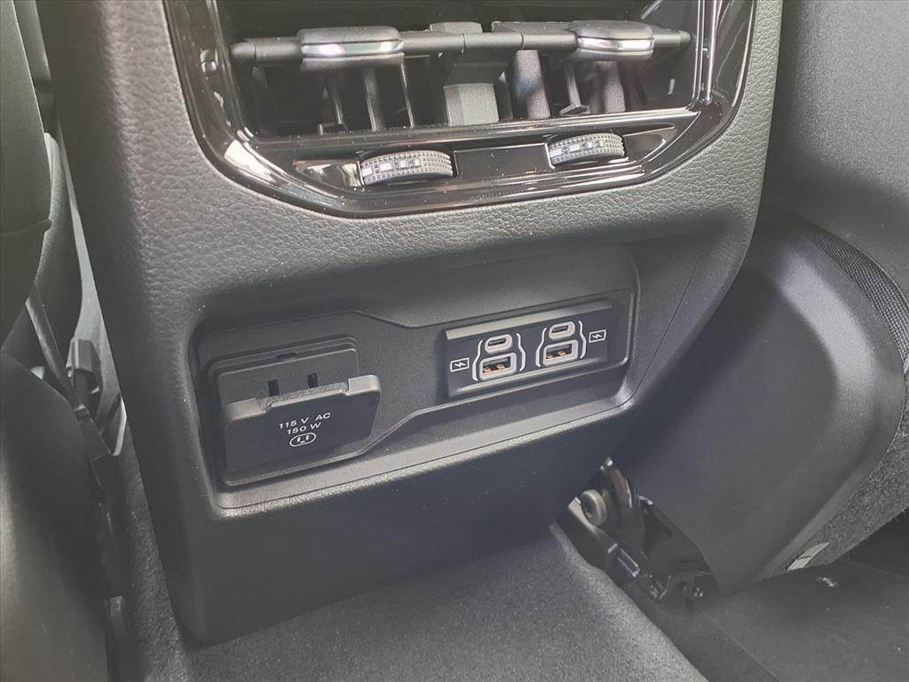 2025 Jeep Grand Cherokee Laredo X photo 2