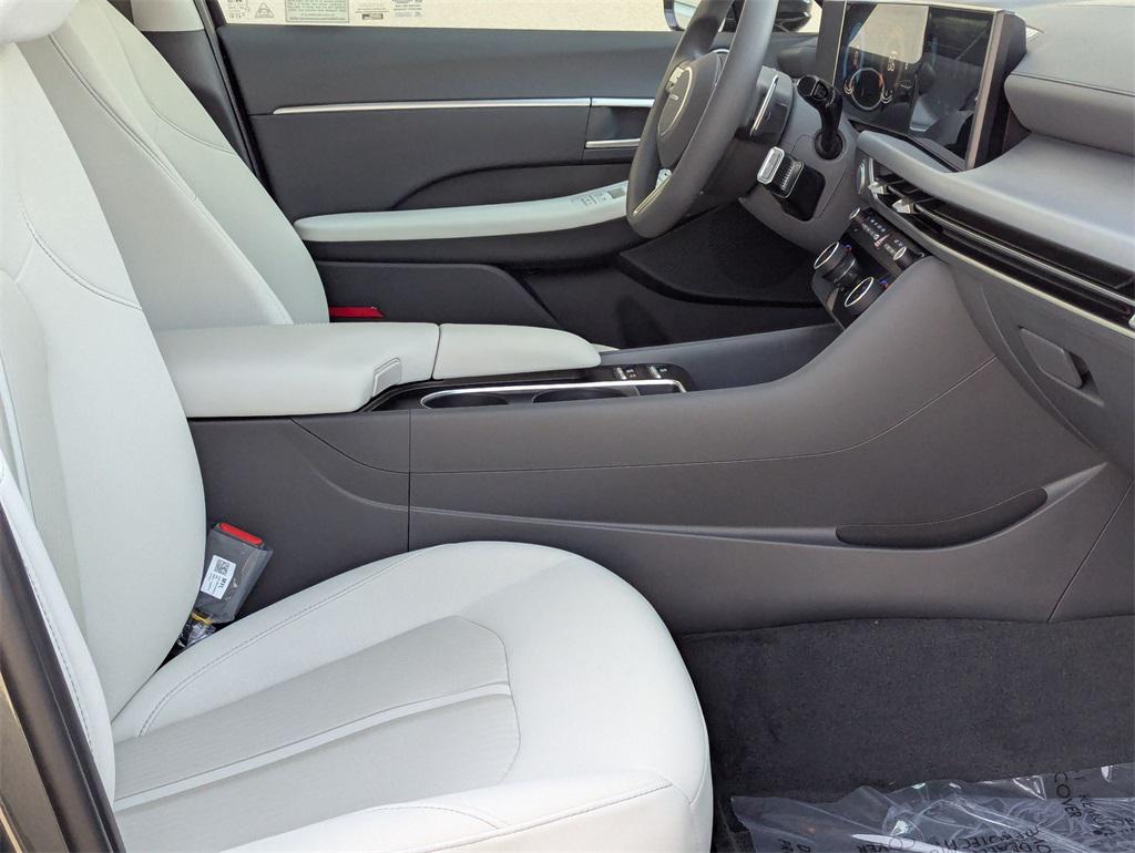 2025 Hyundai Sonata SEL photo 27