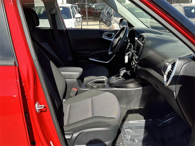 2023 Kia Soul LX photo 13