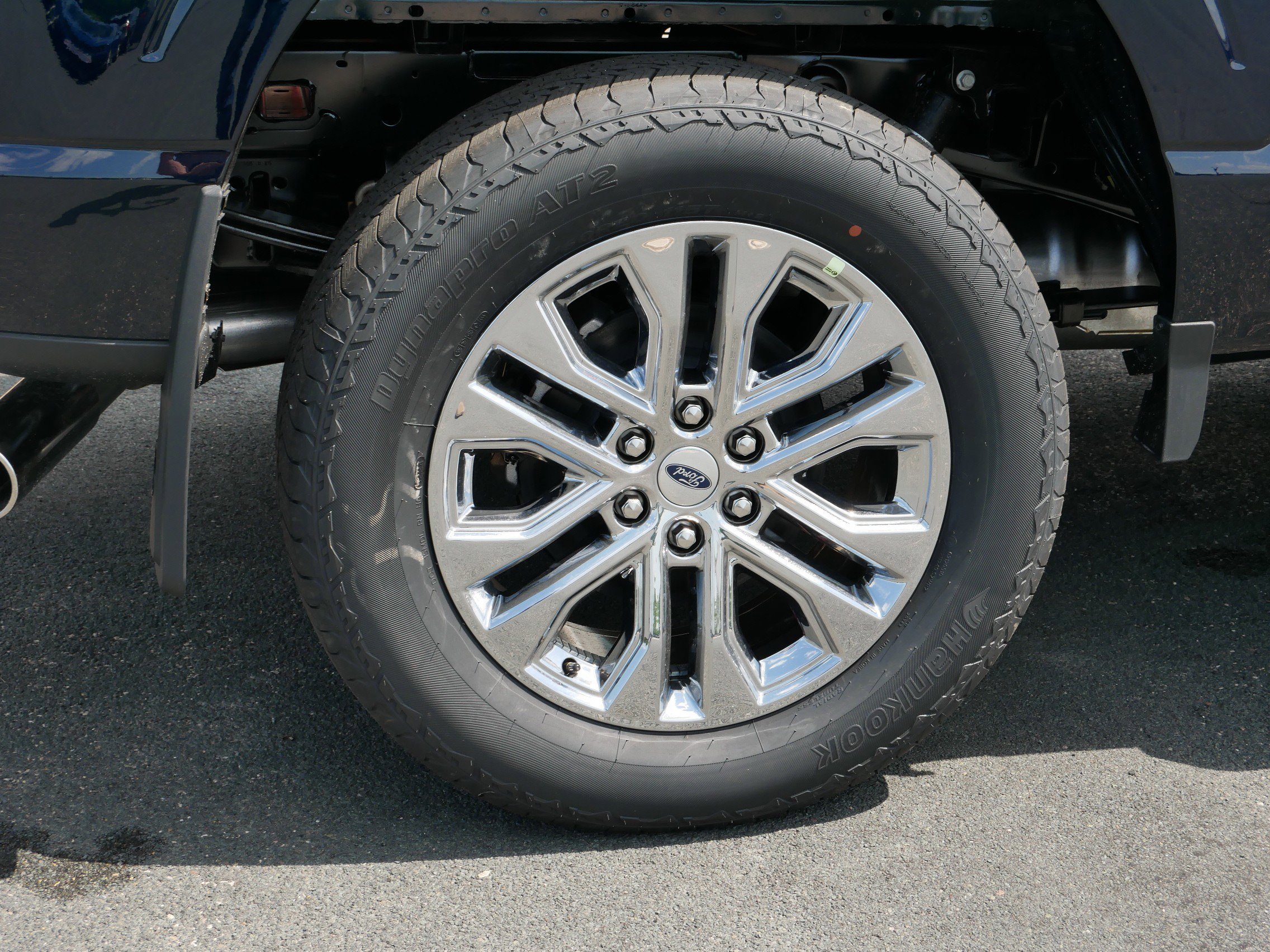 2025 Ford F-150 Lariat photo 9