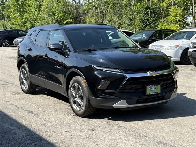 2023 Chevrolet Blazer 3LT photo 2