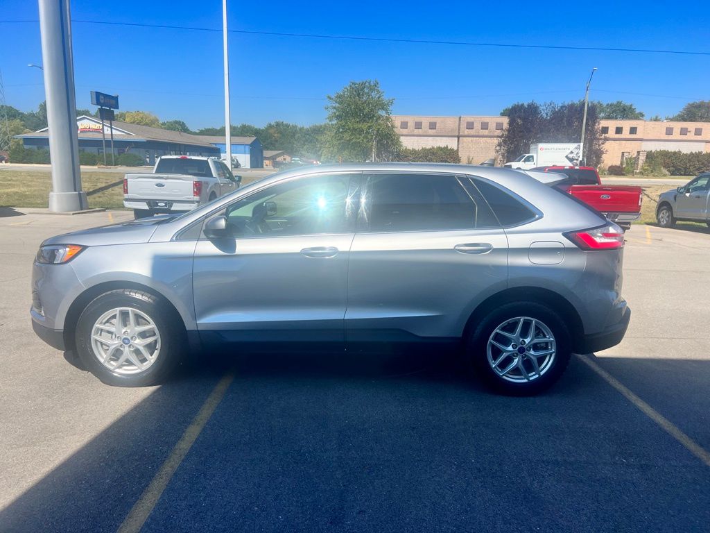 2022 Ford Edge SEL photo 32