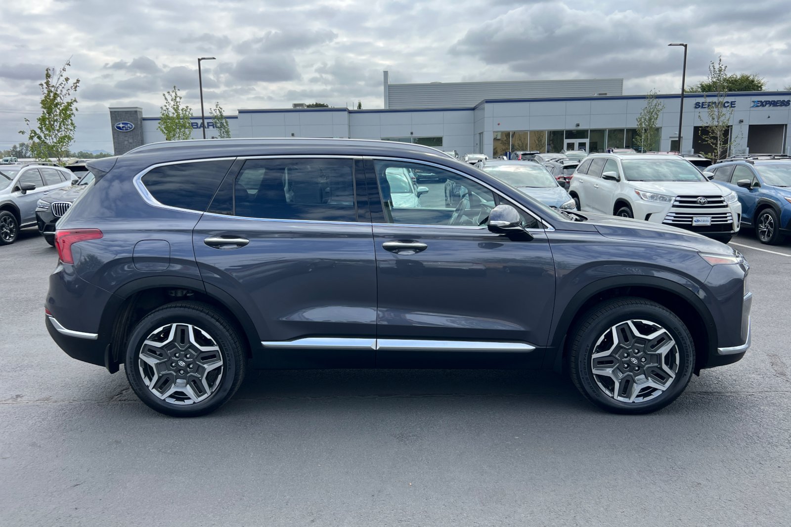 2023 Hyundai Santa Fe Limited photo 2
