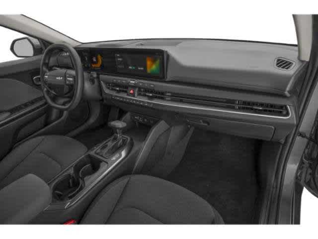 2025 Kia K4 LXS photo 8
