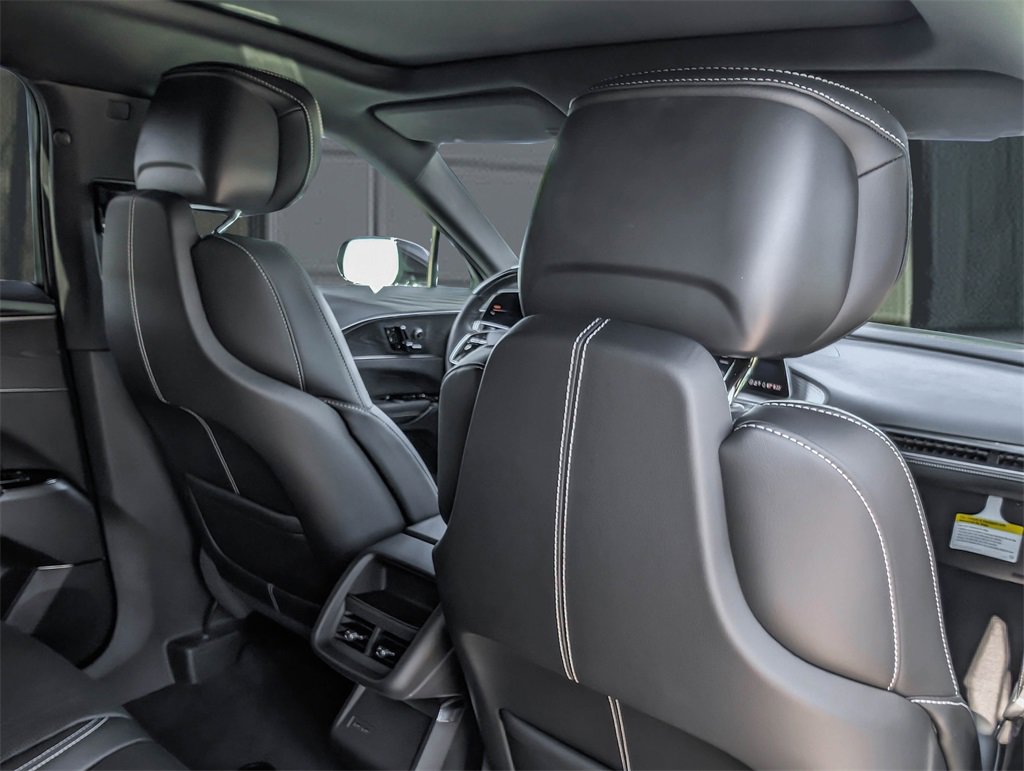 2026 Cadillac Lyriq Luxury photo 26