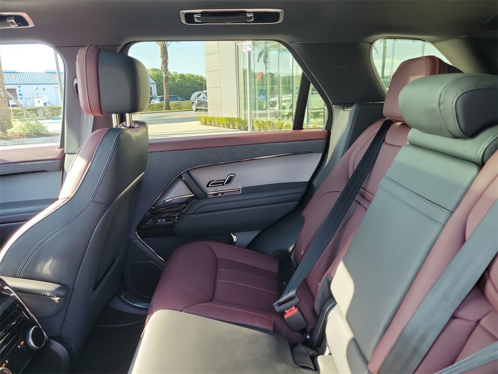2025 Land Rover Range Rover Sport SE photo 13