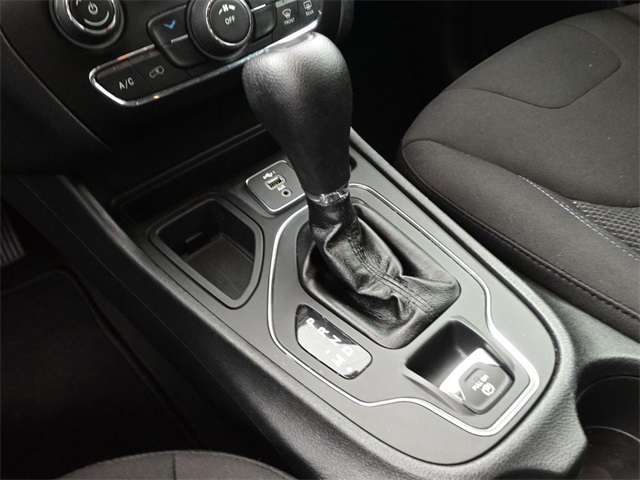 2020 Jeep Cherokee Latitude photo 29