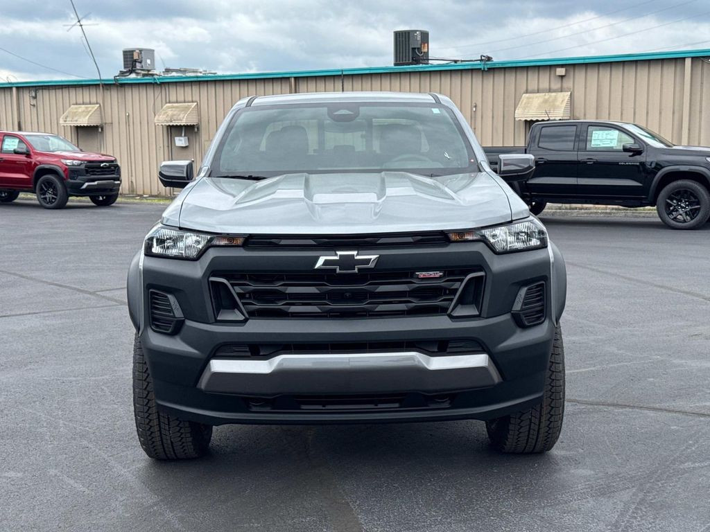 2025 Chevrolet Colorado Trail Boss photo 2