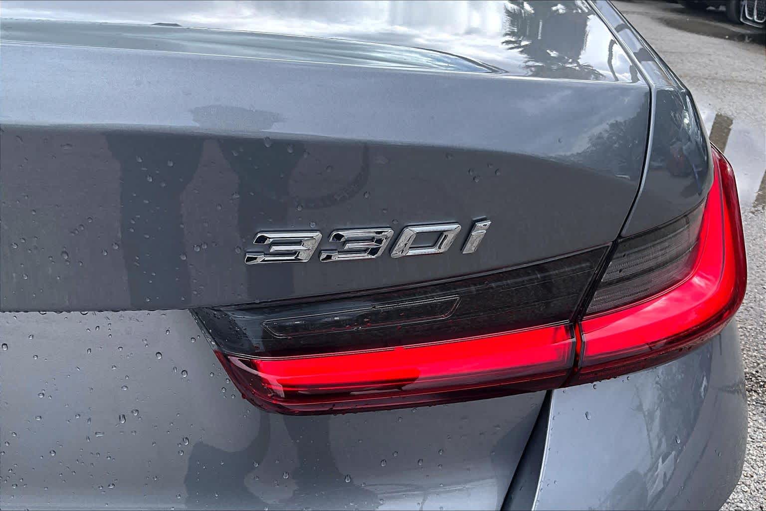 2025 BMW 3 Series 330i - Photo 7