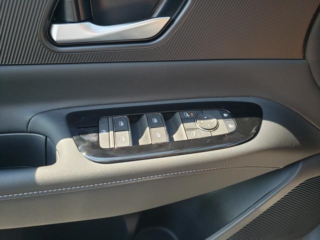 2025 Nissan Murano SV photo 25