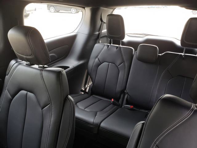 2025 Chrysler Voyager LX photo 15