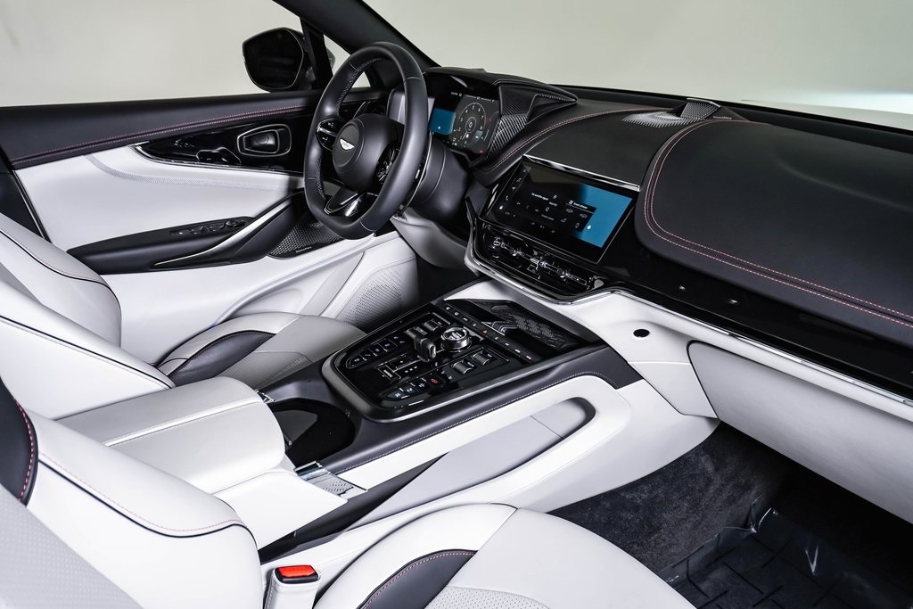 2025 Aston Martin DBX AM8 DBX707 photo 16