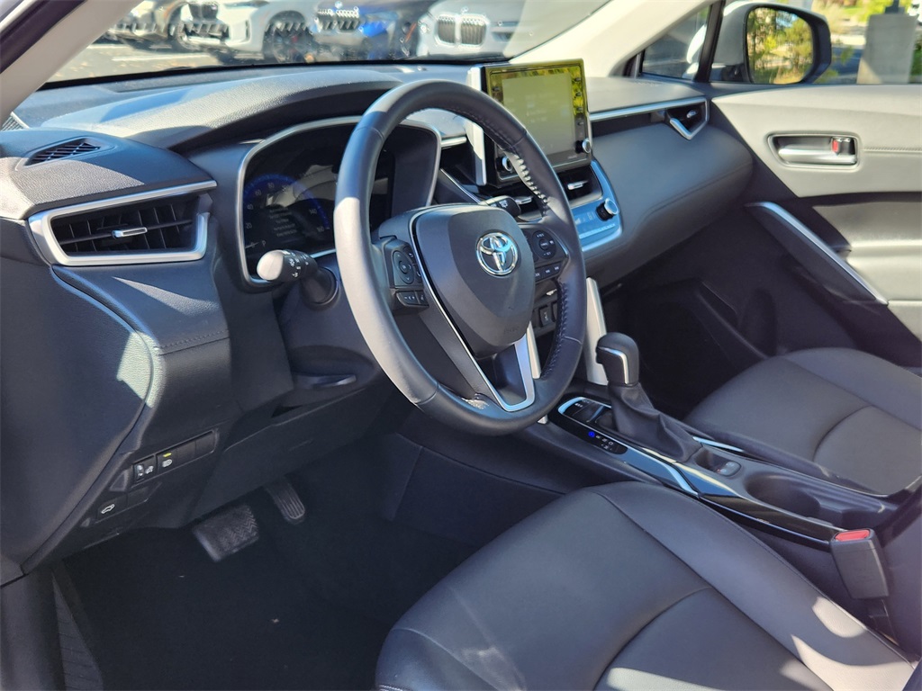 2022 Toyota Corolla Cross XLE photo 6