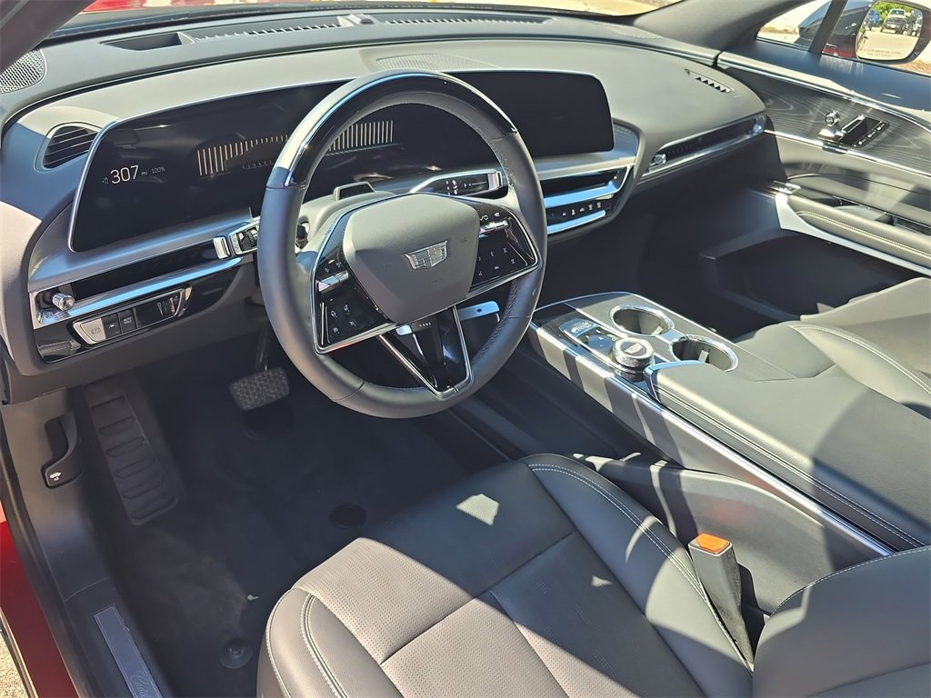 2024 Cadillac Lyriq Luxury photo 10