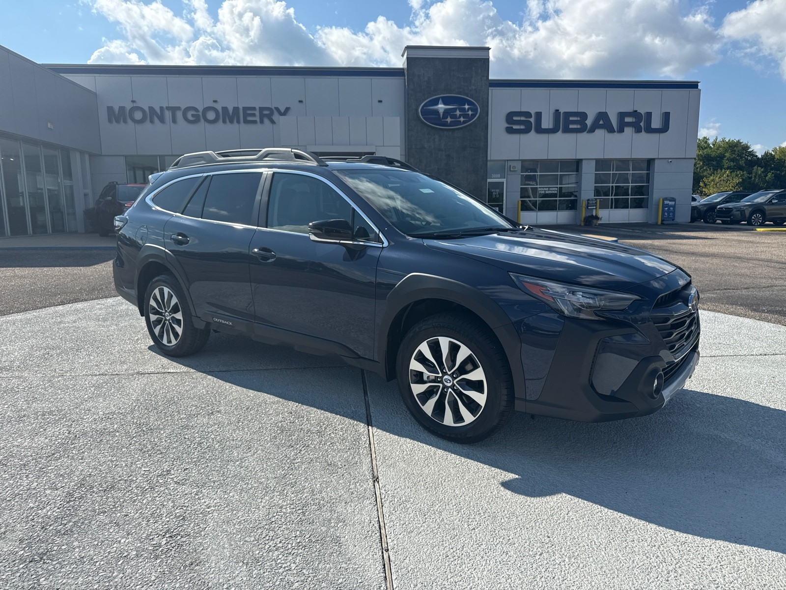 2025 Subaru Outback Limited's photo