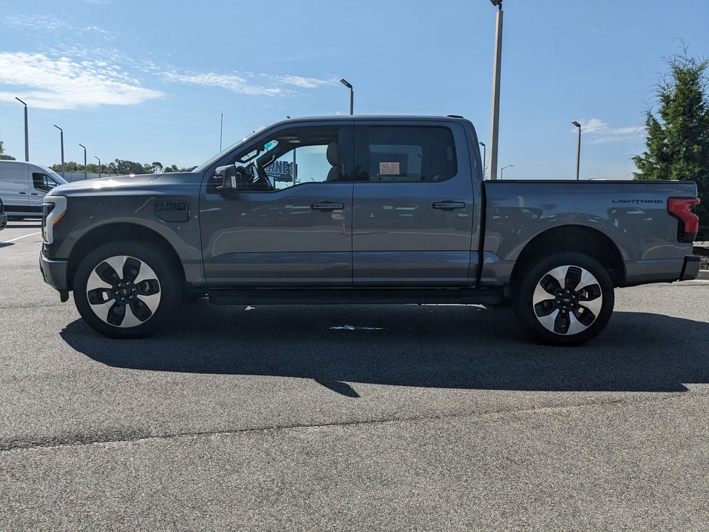 2025 Ford F-150 Lightning Platinum photo 7