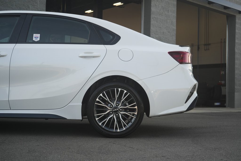 2023 Kia Forte GT-Line photo 11