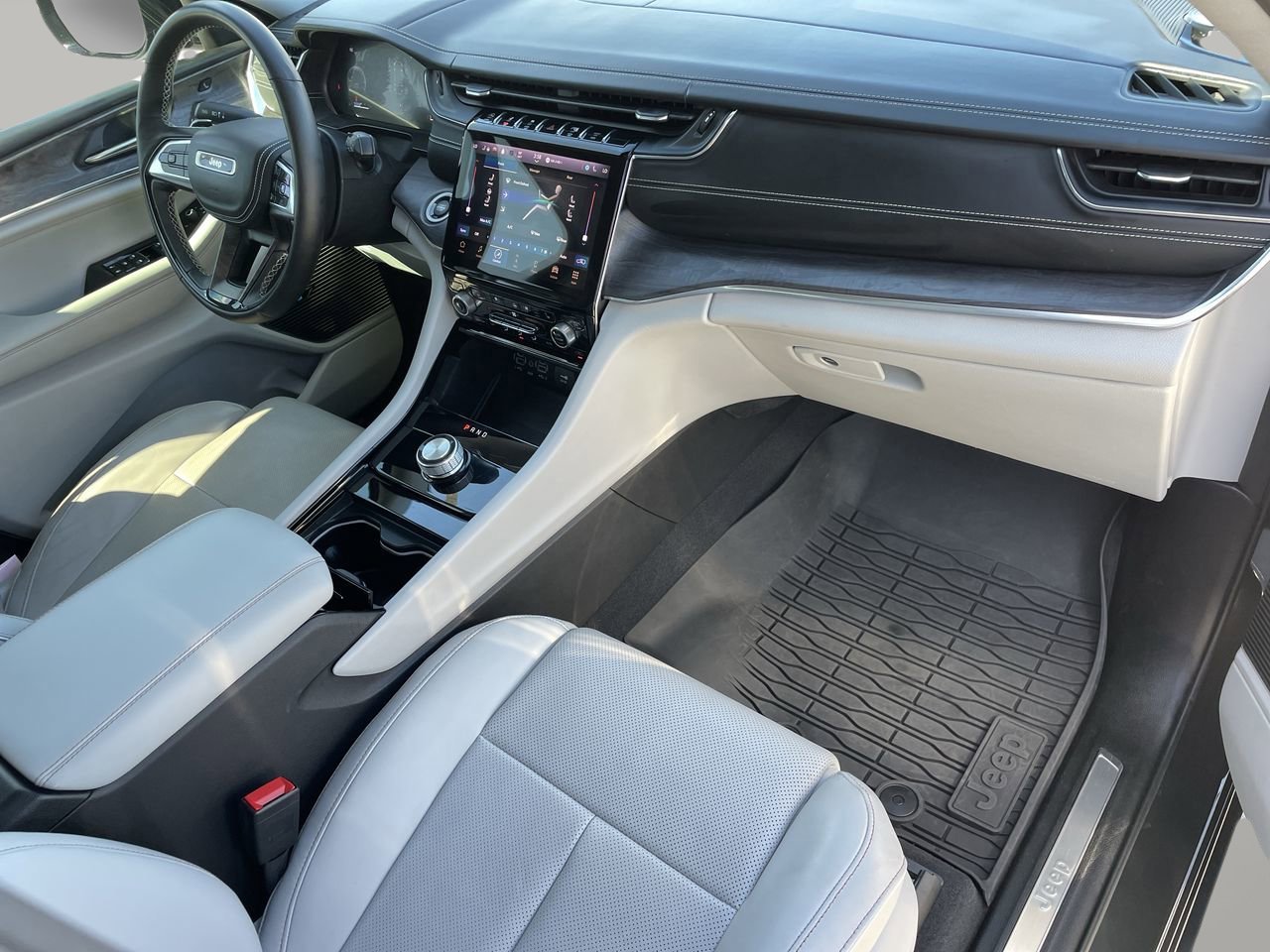 2022 Jeep Grand Cherokee Overland photo 12