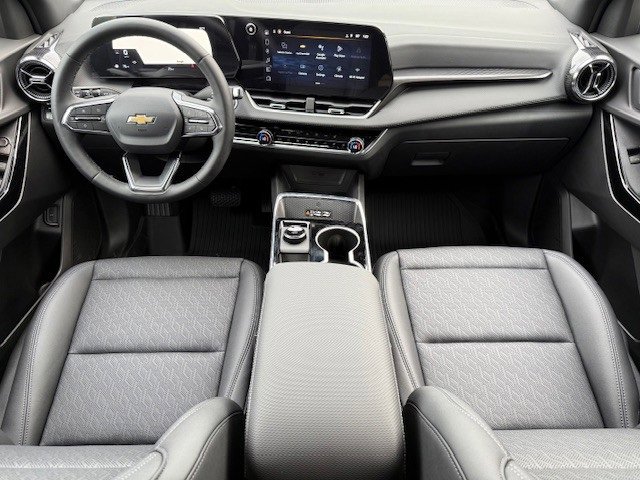 2026 Chevrolet Equinox LT photo 18