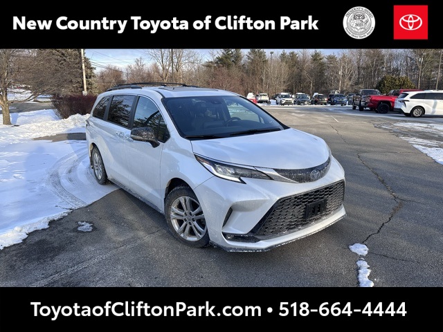 2023 Toyota Sienna XSE 25th Anniversary's photo