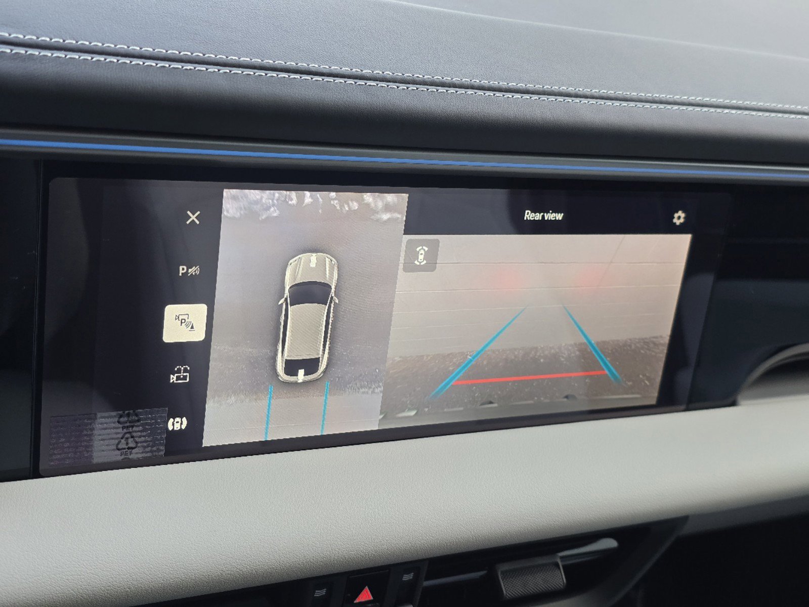 2025 Porsche Macan Electric photo 15