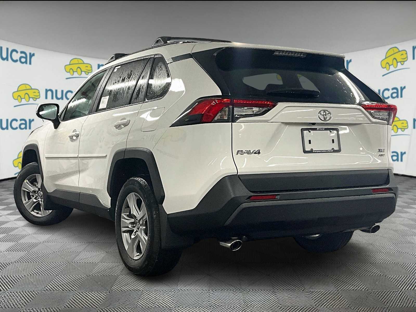2025 Toyota RAV4 XLE photo 2