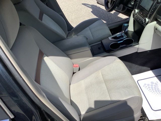 2012 Toyota Camry LE photo 21