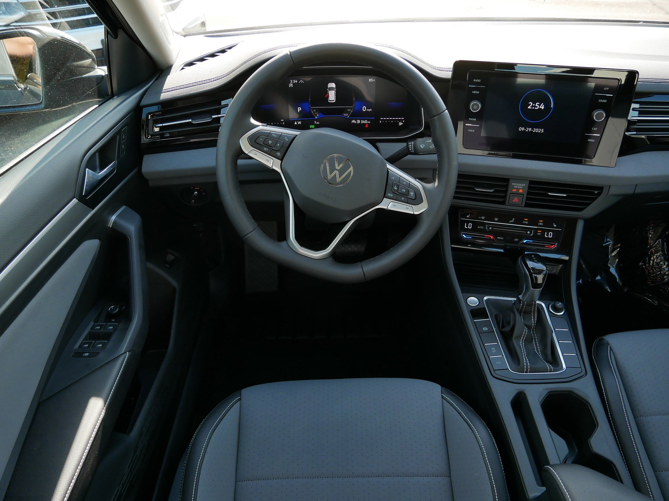 2025 Volkswagen Jetta SE photo 7