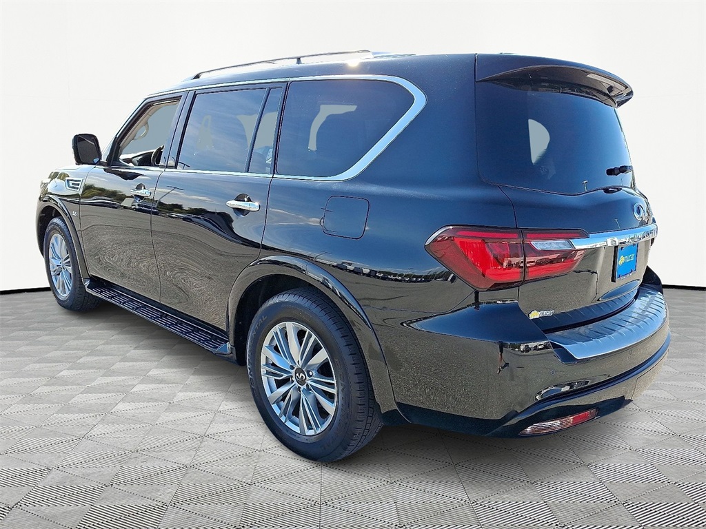 2019 Infiniti QX80 Luxe photo 2