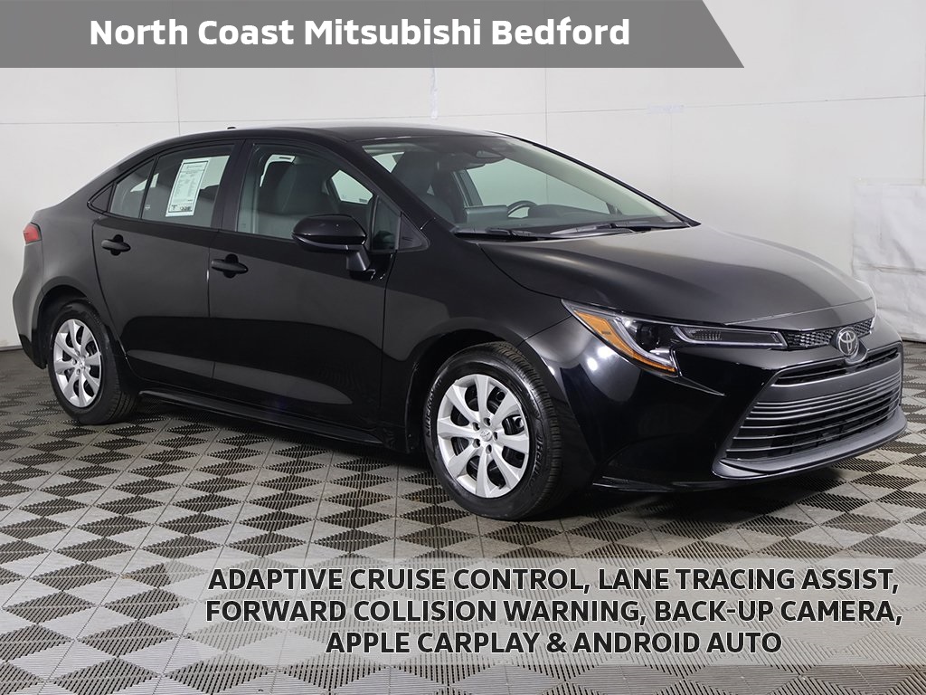 2024 Toyota Corolla LE's photo