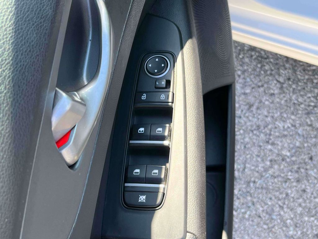 2021 Kia Forte LXS photo 12