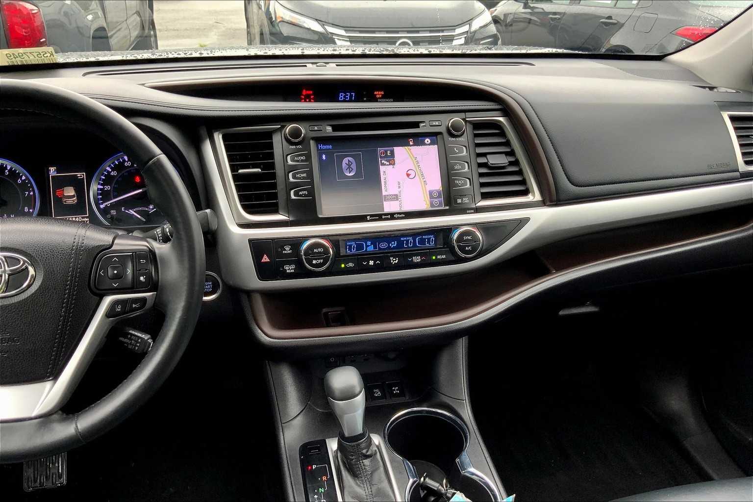2019 Toyota Highlander XLE photo 6