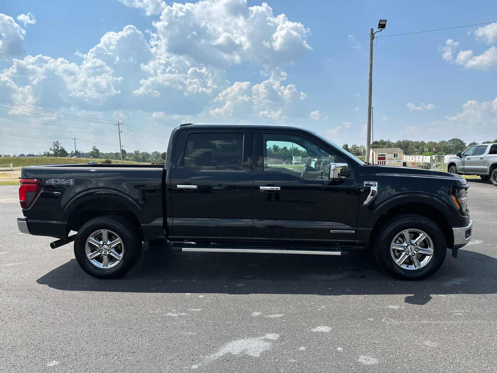 2024 Ford F-150 XLT photo 2