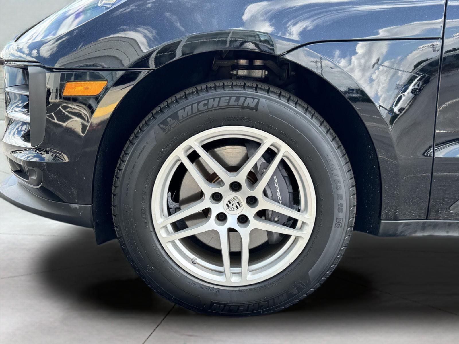 2021 Porsche Macan Base photo 61