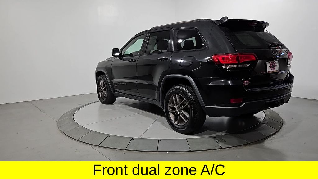 2016 Jeep Grand Cherokee Anniversary Edition photo 3